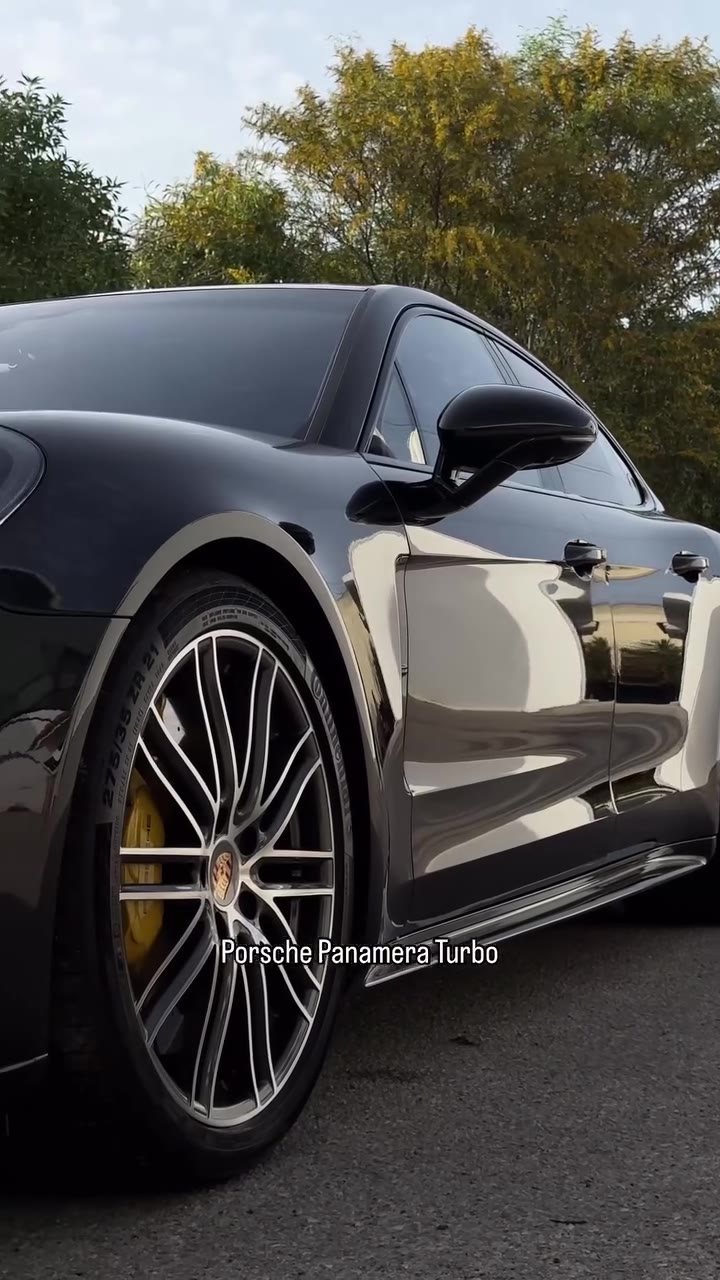 Porsche Panamera — signature detail