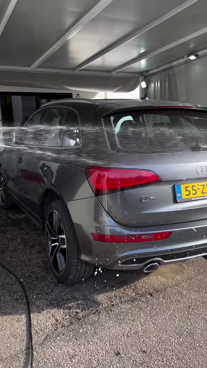 Audi Q5 — wash